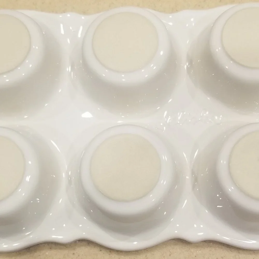 RARE JULISKA WHITE BERRY & THREAD CERAMIC CUPCAKE MUFFIN PAN BAKING COOKING DISH